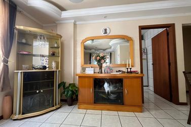 Apartamento &agrave; venda - 147m&sup2; - Centro