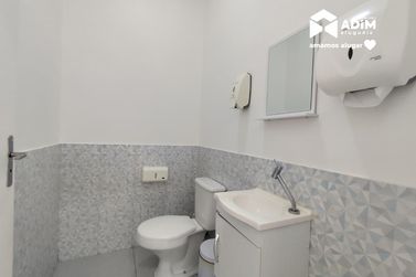 Sal&atilde;o Comercial para alugar - 180m&sup2; - Centro