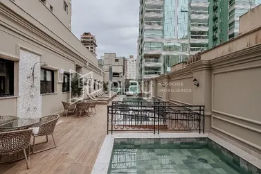 Apartamento &agrave; venda - 160m&sup2; - Meia Praia