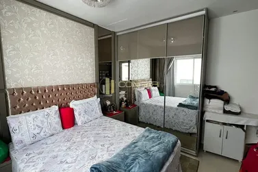 Apartamento &agrave; venda - 87m&sup2; - Meia praia