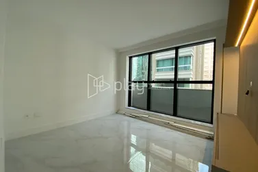 Apartamento &agrave; venda - 163m&sup2; - Meia Praia