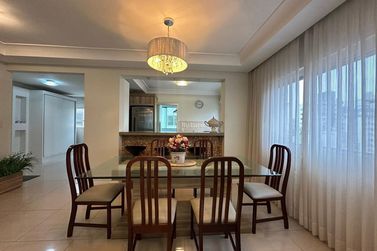 Apartamento &agrave; venda - 120m&sup2; - Centro