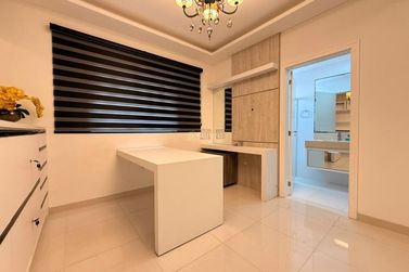 Apartamento &agrave; venda - 198m&sup2; - Meia Praia