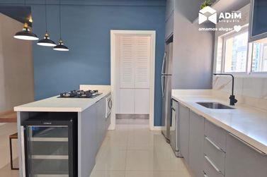 Apartamento para alugar - 125m&sup2; - Meia Praia