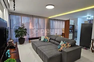 Apartamento &agrave; venda - 127m&sup2; - Meia Praia