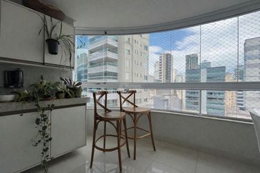 Apartamento &agrave; venda - 156m&sup2; - Meia Praia