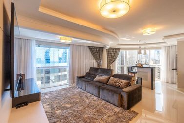 Apartamento &agrave; venda - 202m&sup2; - Meia Praia