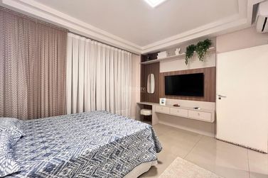 Apartamento &agrave; venda - 320m&sup2; - Meia Praia
