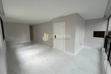 Apartamento &agrave; venda - 101m&sup2; - Meia Praia