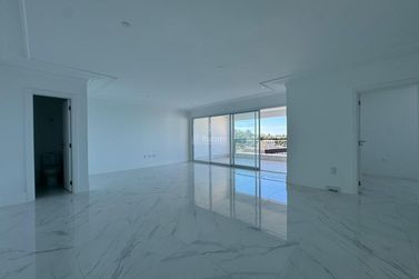 Apartamento &agrave; venda - 190m&sup2; - Centro