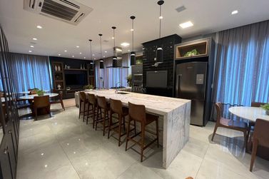 Apartamento &agrave; venda - 110m&sup2; - Meia Praia