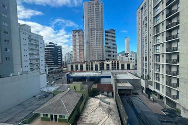 Apartamento &agrave; venda - Meia Praia