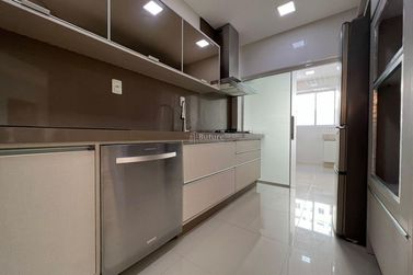 Apartamento &agrave; venda - 178m&sup2; - Meia Praia