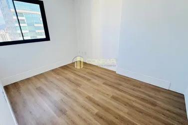 Apartamento &agrave; venda - 185m&sup2; - Meia Praia