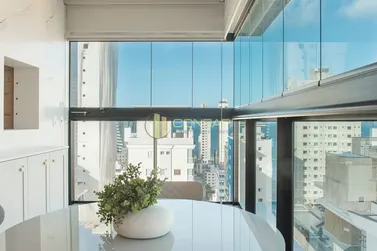 Apartamento &agrave; venda - 114m&sup2; - Meia Praia