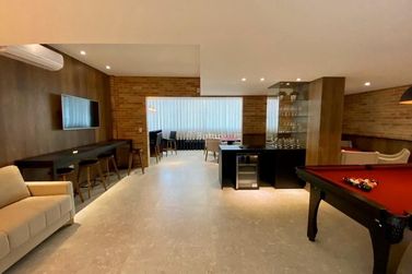 Apartamento &agrave; venda - 141m&sup2; - Meia Praia