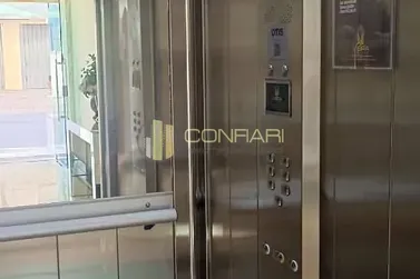 Apartamento &agrave; venda - 70m&sup2; - meia praia