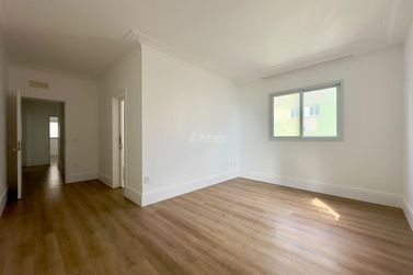 Apartamento &agrave; venda - 157m&sup2; - Meia Praia