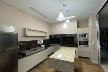 Apartamento &agrave; venda - 190m&sup2; - Meia Praia