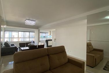 Apartamento para alugar - 130m&sup2; - Centro