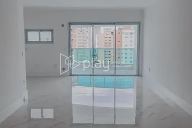 Apartamento &agrave; venda - 157m&sup2; - Meia Praia