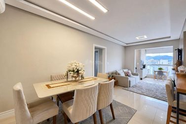 Apartamento &agrave; venda - 85m&sup2; - Meia Praia