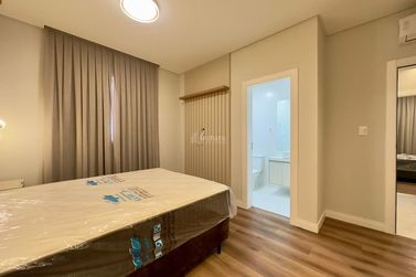 Apartamento &agrave; venda - 124m&sup2; - Meia Praia