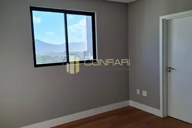 Apartamento &agrave; venda - 124m&sup2; - MEIA PRAIA