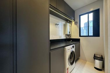 Apartamento &agrave; venda - 128m&sup2; - Meia Praia