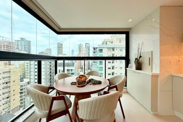 Apartamento &agrave; venda - 182m&sup2; - Meia Praia