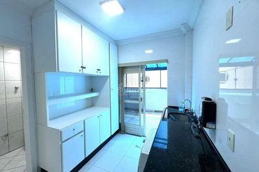 Apartamento &agrave; venda - Meia Praia