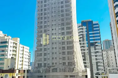 Apartamento &agrave; venda - 114m&sup2; - Meia Praia
