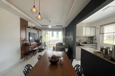 Apartamento &agrave; venda - 120m&sup2; - Meia praia