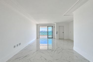 Apartamento &agrave; venda - 146m&sup2; - Centro