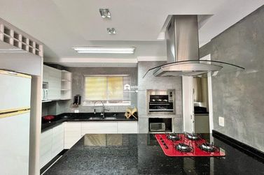 Apartamento para alugar - 162m&sup2; - Centro