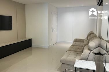 Apartamento para alugar - 121m&sup2; - Meia Praia