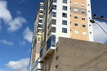Apartamento &agrave; venda - 143m&sup2; - Meia Praia
