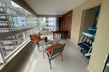 Apartamento &agrave; venda - 185m&sup2; - Meia Praia
