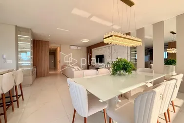 Apartamento &agrave; venda - 160m&sup2; - Meia Praia
