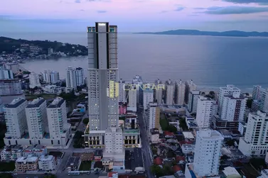 Apartamento &agrave; venda - 172m&sup2; - Centro