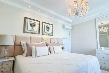 Apartamento &agrave; venda - 251m&sup2; - Meia Praia