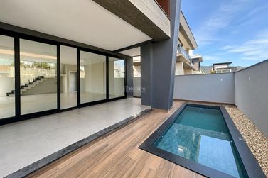 Casa &agrave; venda - 354m&sup2; - 