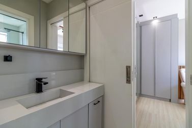 Apartamento para alugar - 148m&sup2; - Meia Praia