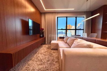 Apartamento &agrave; venda - 222m&sup2; - Centro