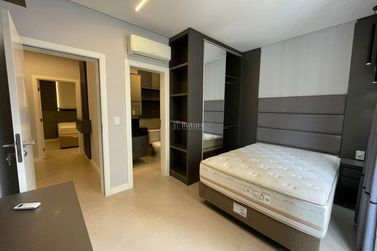 Apartamento &agrave; venda - 135m&sup2; - Meia Praia