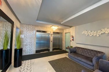 Apartamento &agrave; venda - 190m&sup2; - Meia Praia