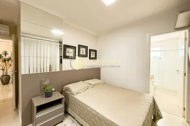 Apartamento &agrave; venda - 1589m&sup2; - meia praia