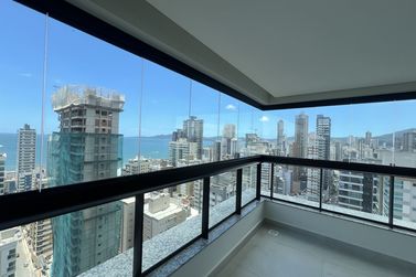 Apartamento &agrave; venda - 184m&sup2; - Meia Praia