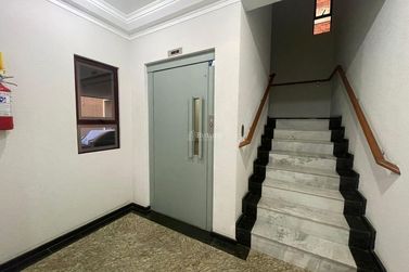 Apartamento &agrave; venda - 121m&sup2; - Meia Praia