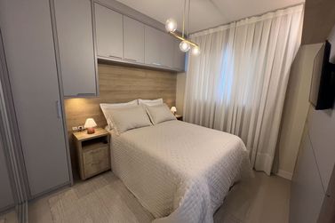 Apartamento &agrave; venda - 135m&sup2; - Meia Praia